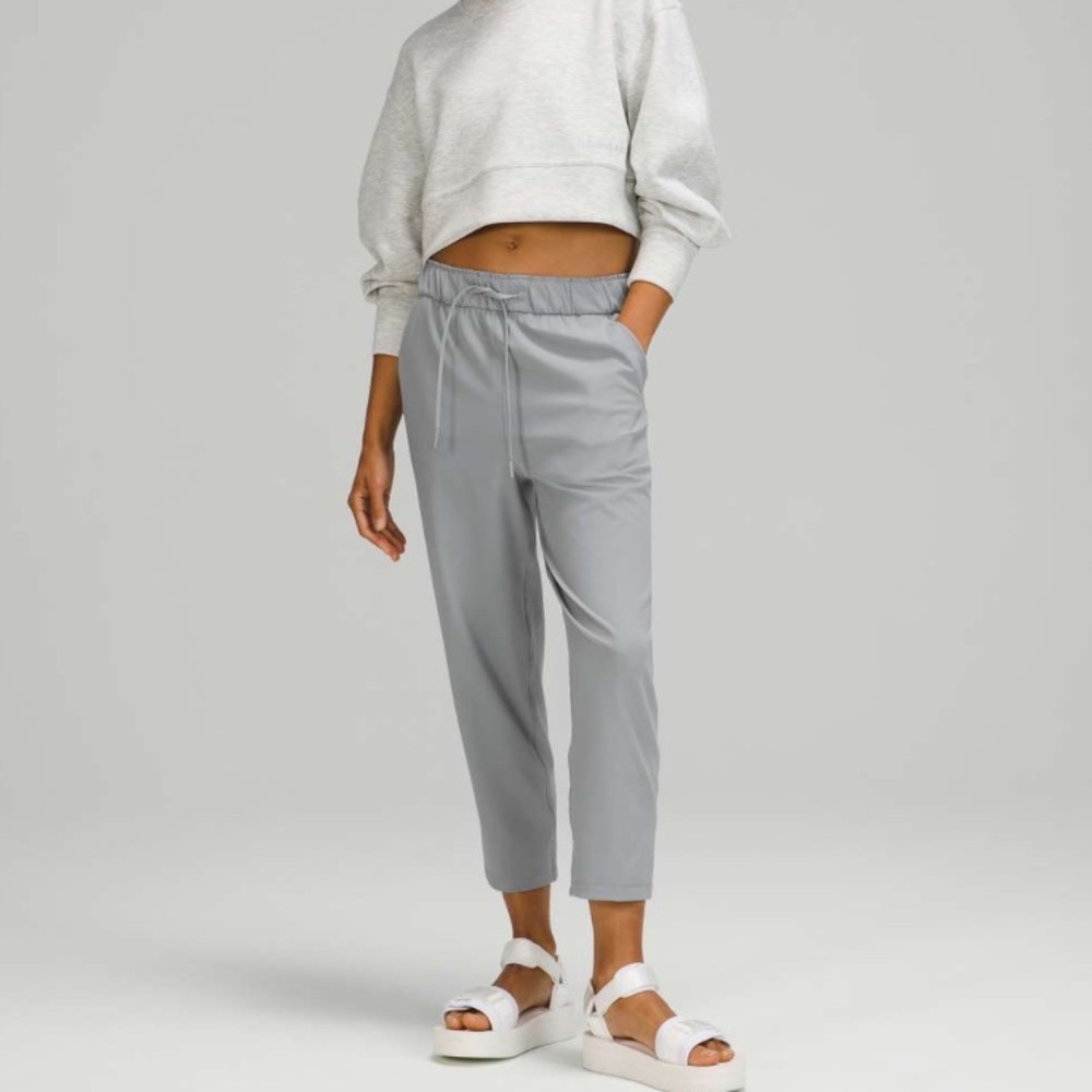 Lululemon Rhino Grey Stretch High Rise Crop Drawstring Pants | Size 6, 23” EUC
